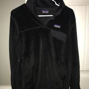 black patagonia pullover